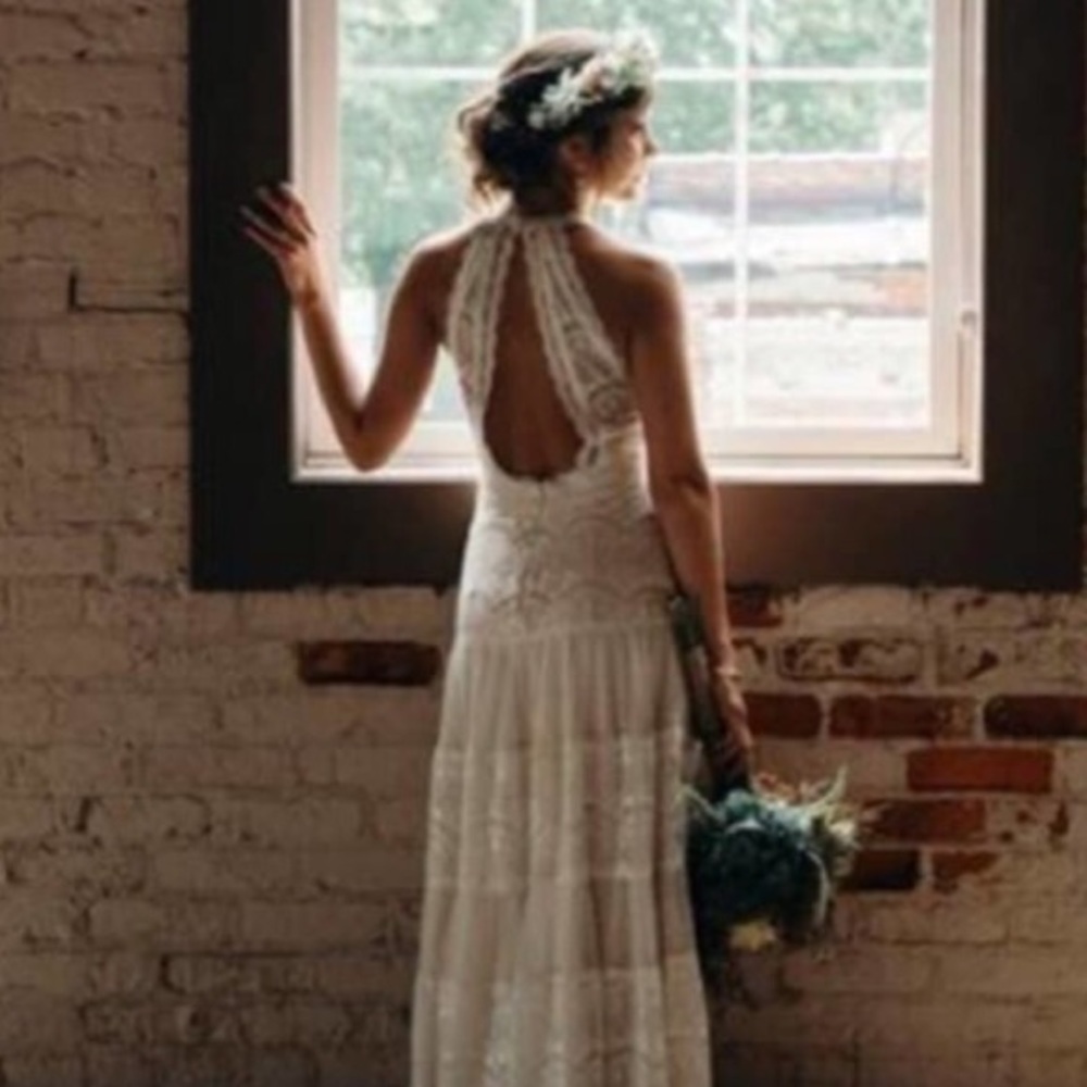 NWT Viola Chan Mixed Lace Open Back Wedding Gown